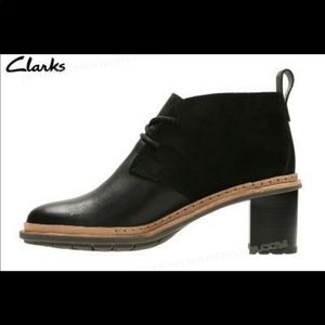 clarks trace glow black